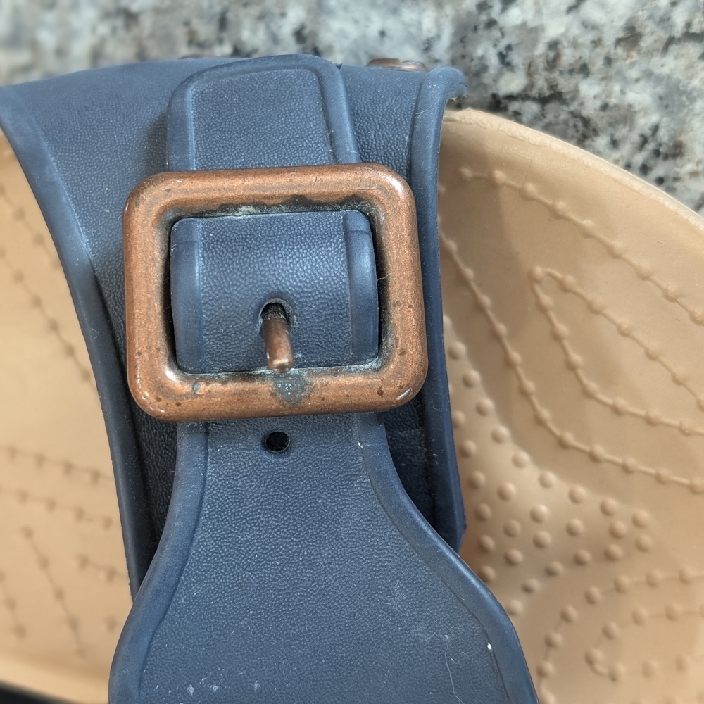 Crocs Women’s Slide Sandals W9 Navy Buckle Comfort Casual Summer Shoes - Picture 3 of 10